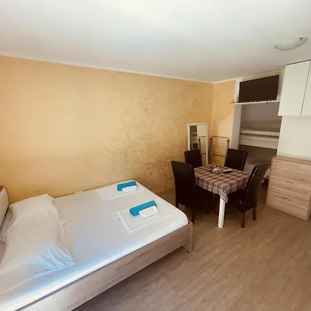 Hotel Colors Of Where The Sea Is Near By