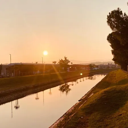 Hotel Colors Of Where The Sea Is Near By